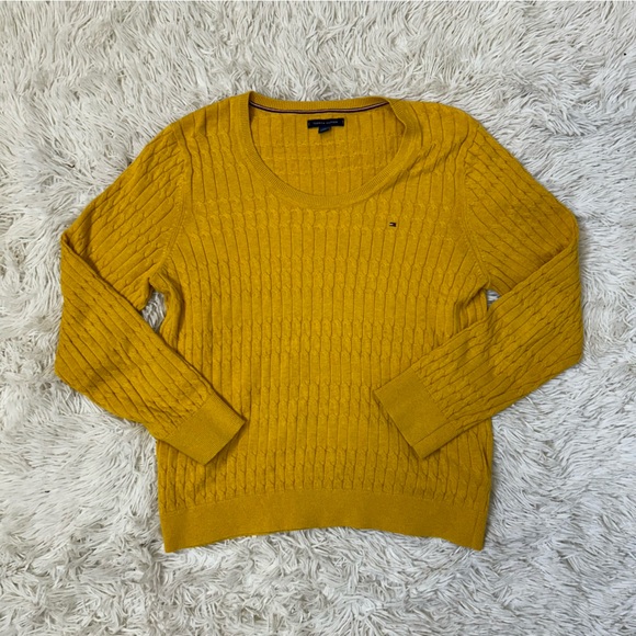 ◾️Tommy Hilfiger Yellow Sweater - Picture 1 of 4